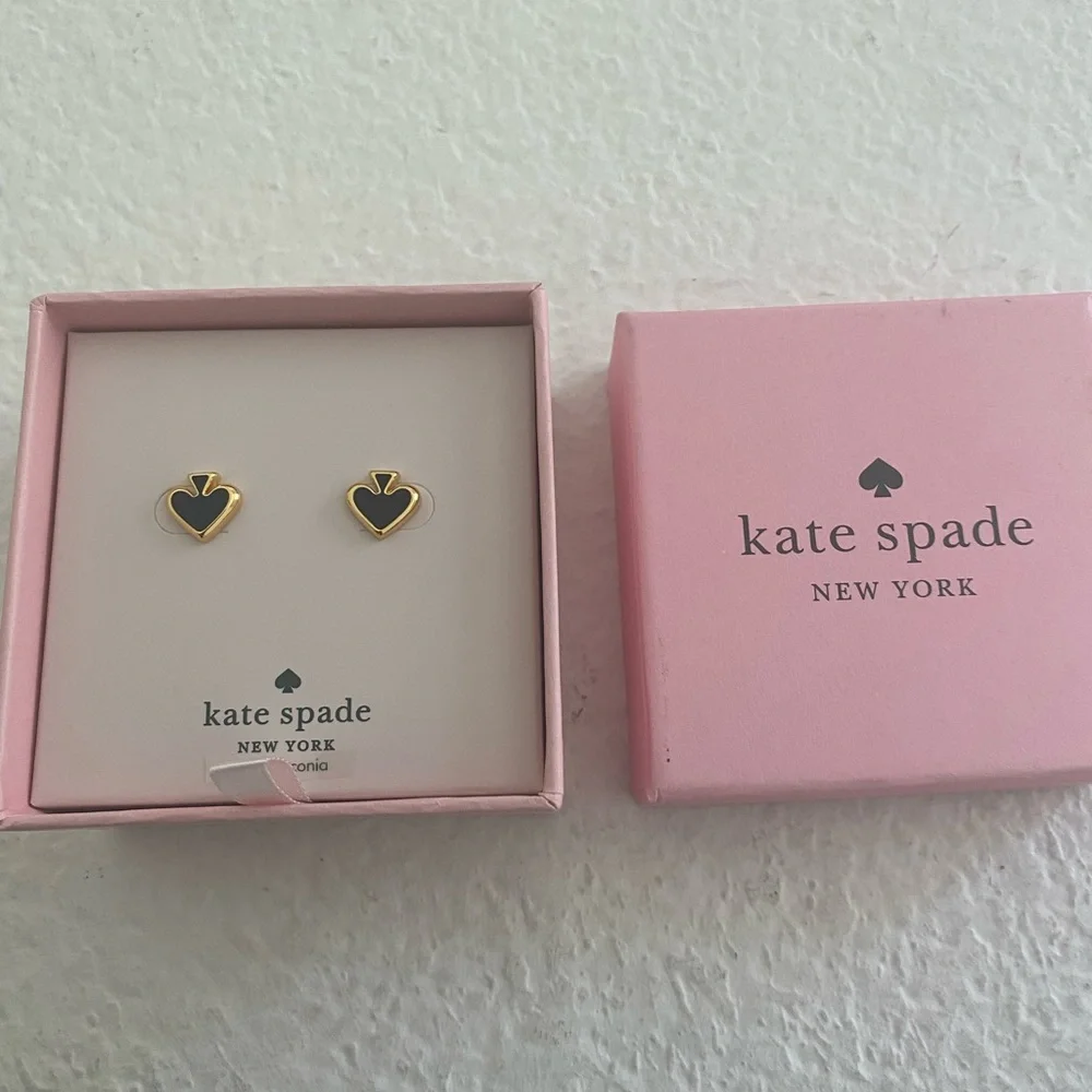 ♠️ kate spade ♠️ Everyday Signature Spade stud earrings